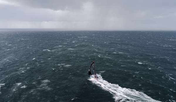 FLASH INFO - une voile d’avant en moins pour Richomme