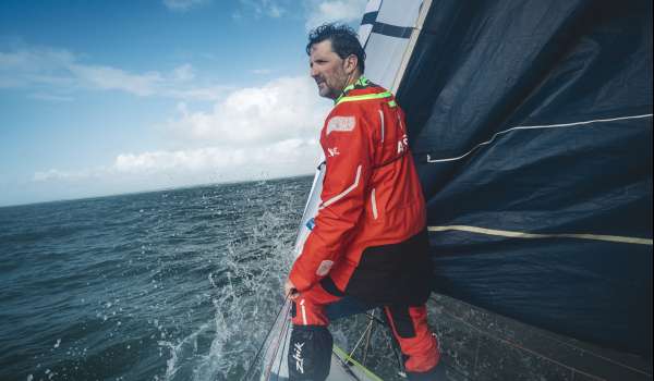 Solo Guy Cotten - Parcours côtier : pétole et stratégie pour commencer 